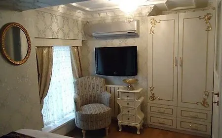 Romantic Mansion Apartment