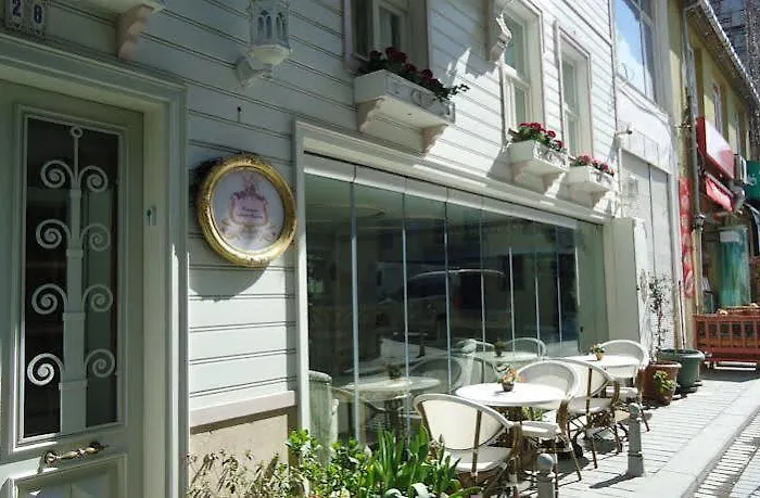 Апартаменты Romantic Mansion *