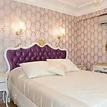 Romantic Mansion Apartmán