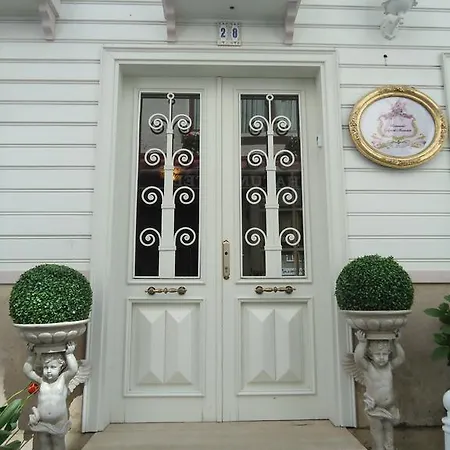 Romantic Mansion Apartment