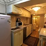 Romantic Mansion Apartman